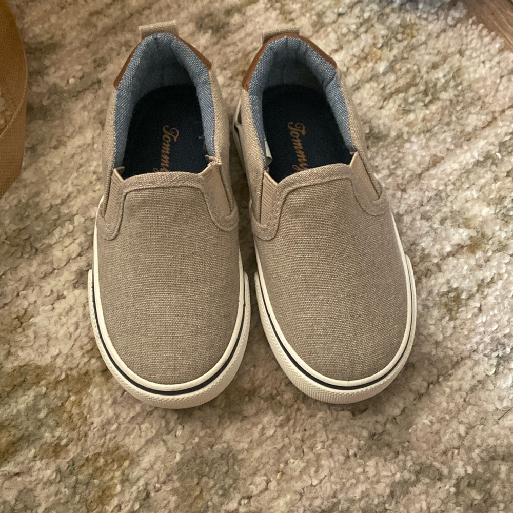 Tommy Bahama Size 6 toddler boy boat shoes